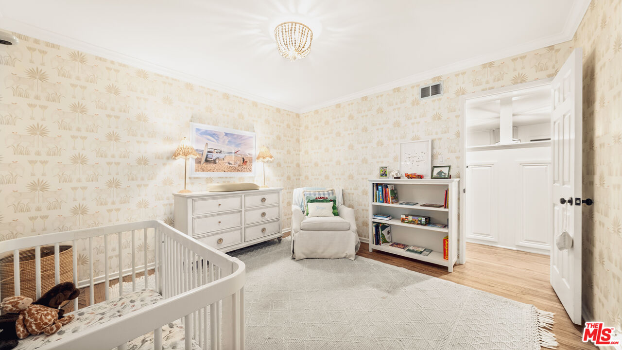 3634 Mandeville Canyon Rd