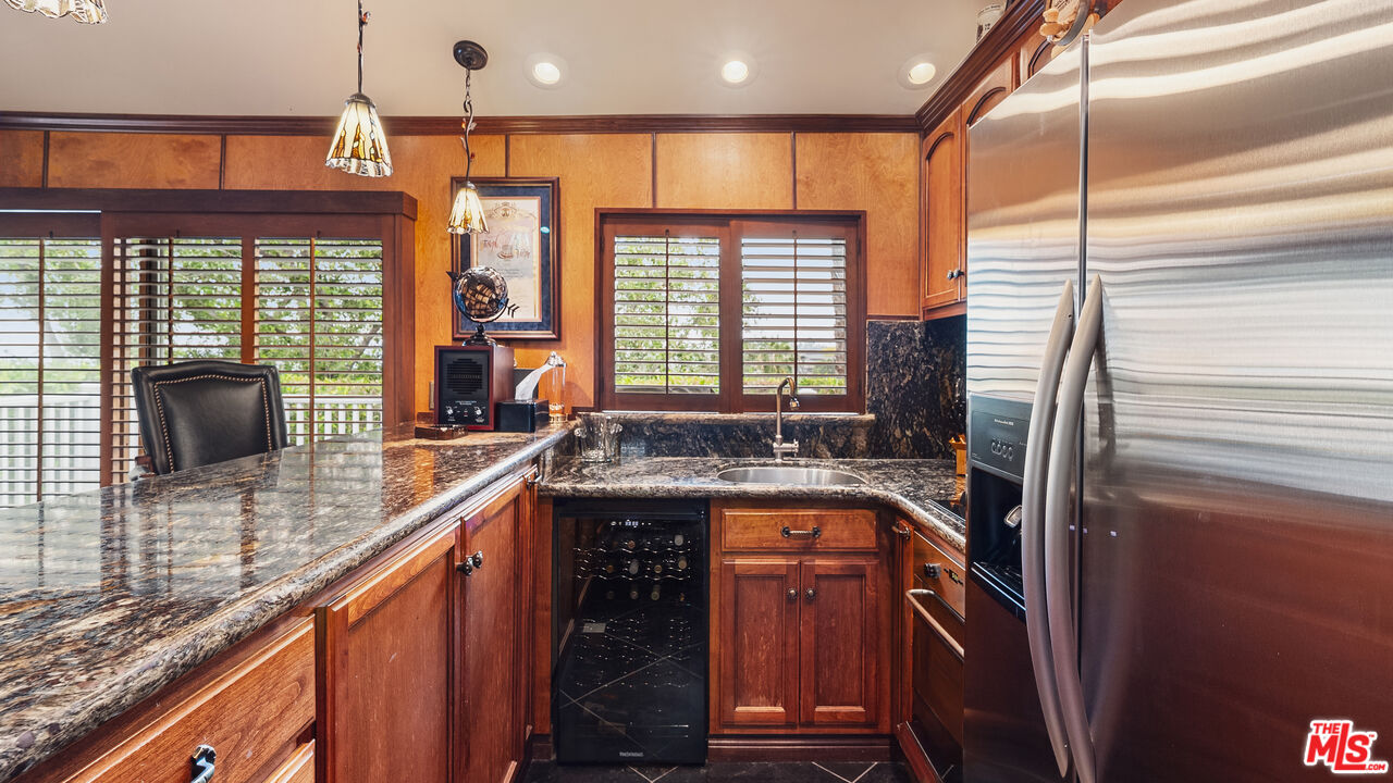 1910 Las Flores Dr