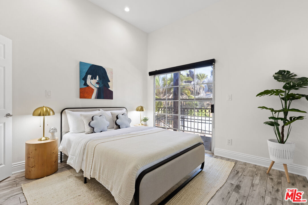 3824 Stocker St Unit: 4