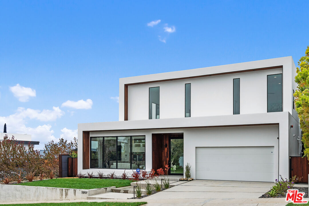 3207 Maplewood Ave
