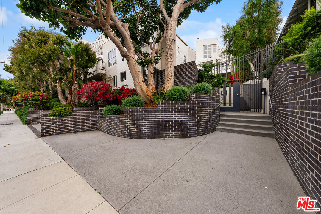 2913 3rd St Unit: 304