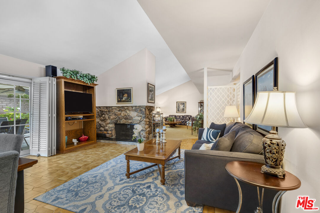 5334 Bayer Pl