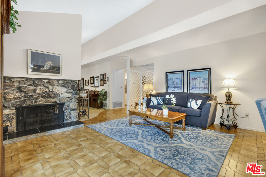 5334 Bayer Pl