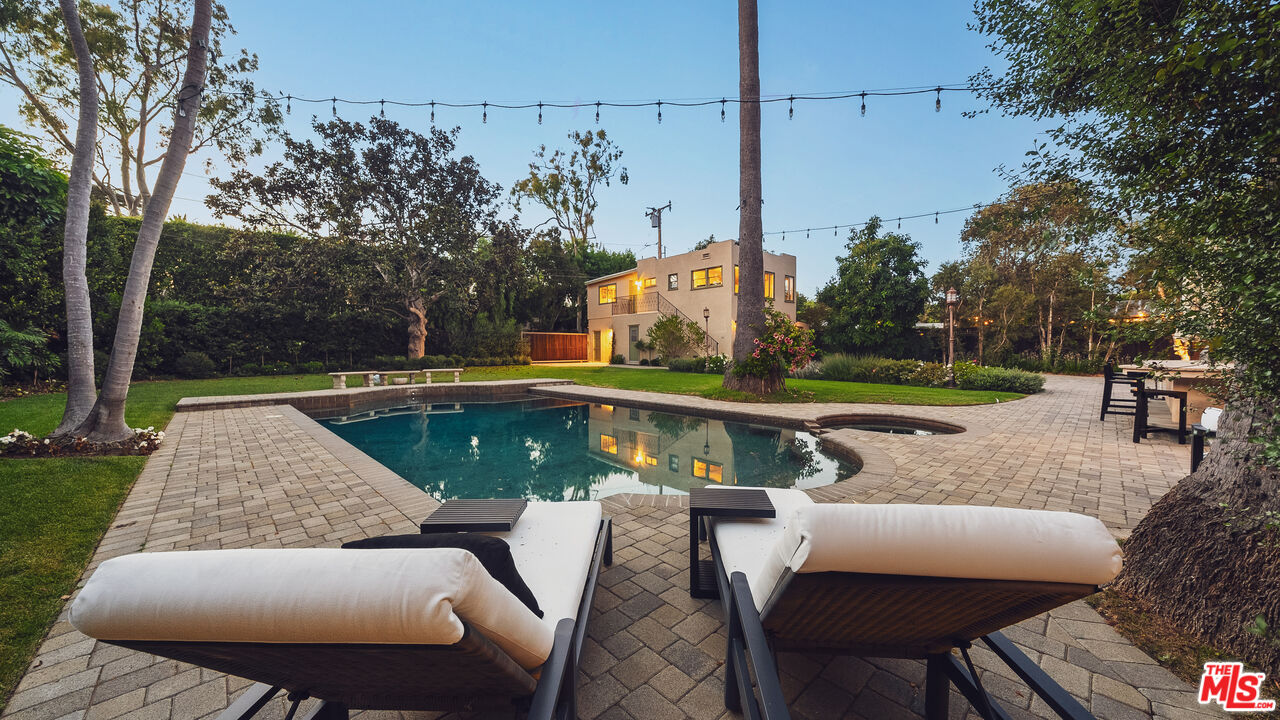 233 Marguerita Ave