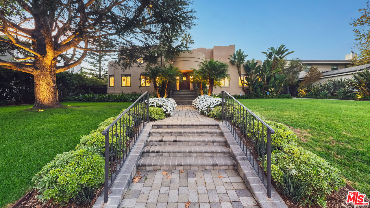 233 Marguerita Ave