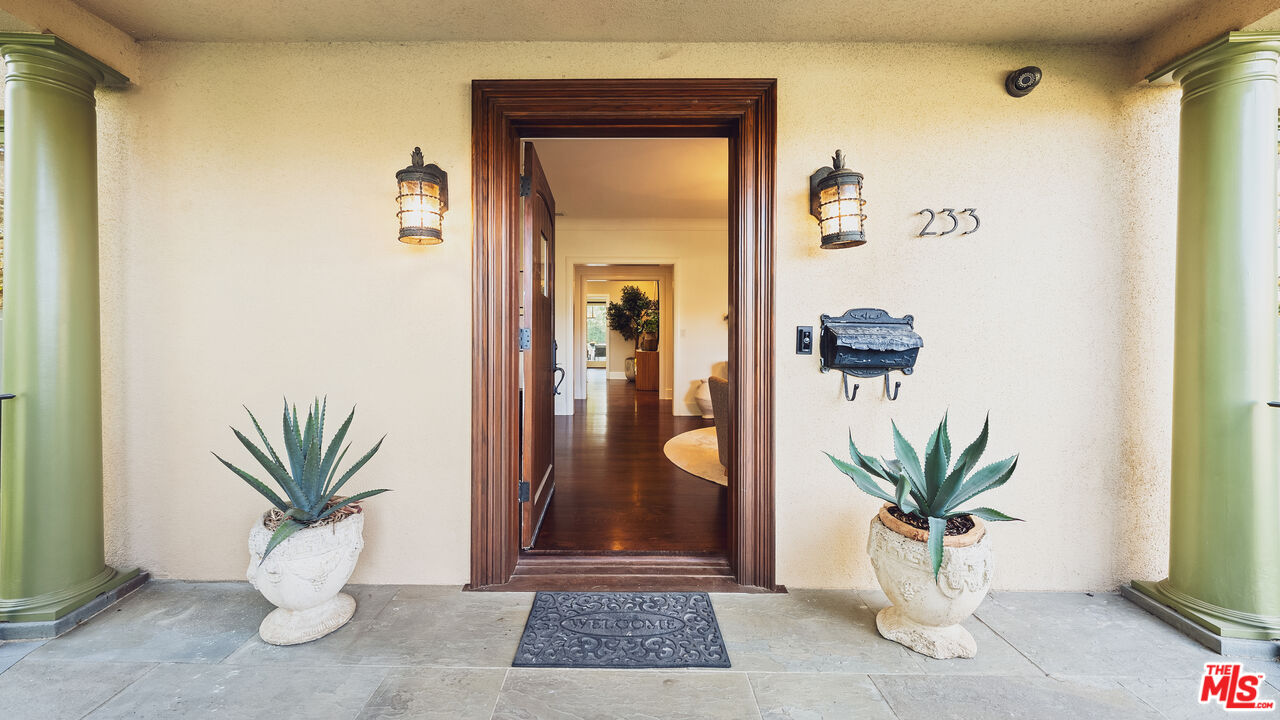 233 Marguerita Ave