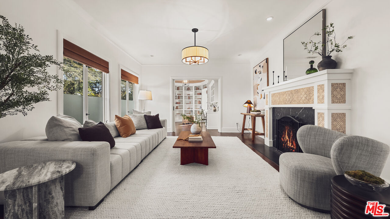 233 Marguerita Ave