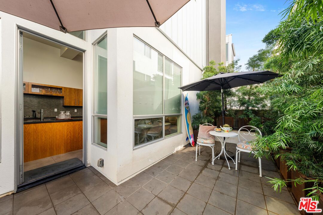 852 10th St Unit: 4