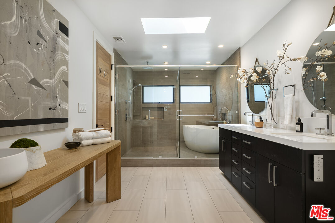 521 Loring Ave