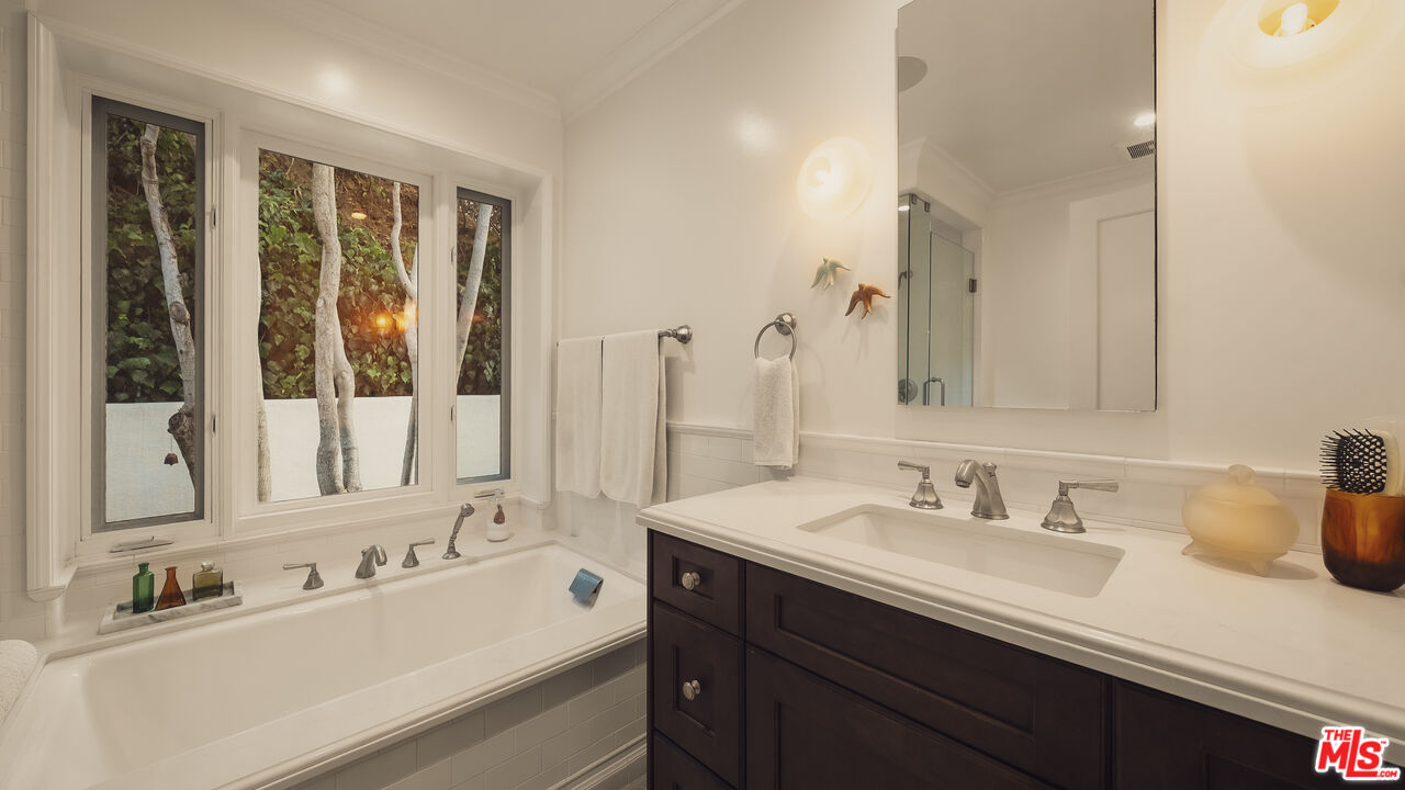 7218 La Presa Dr