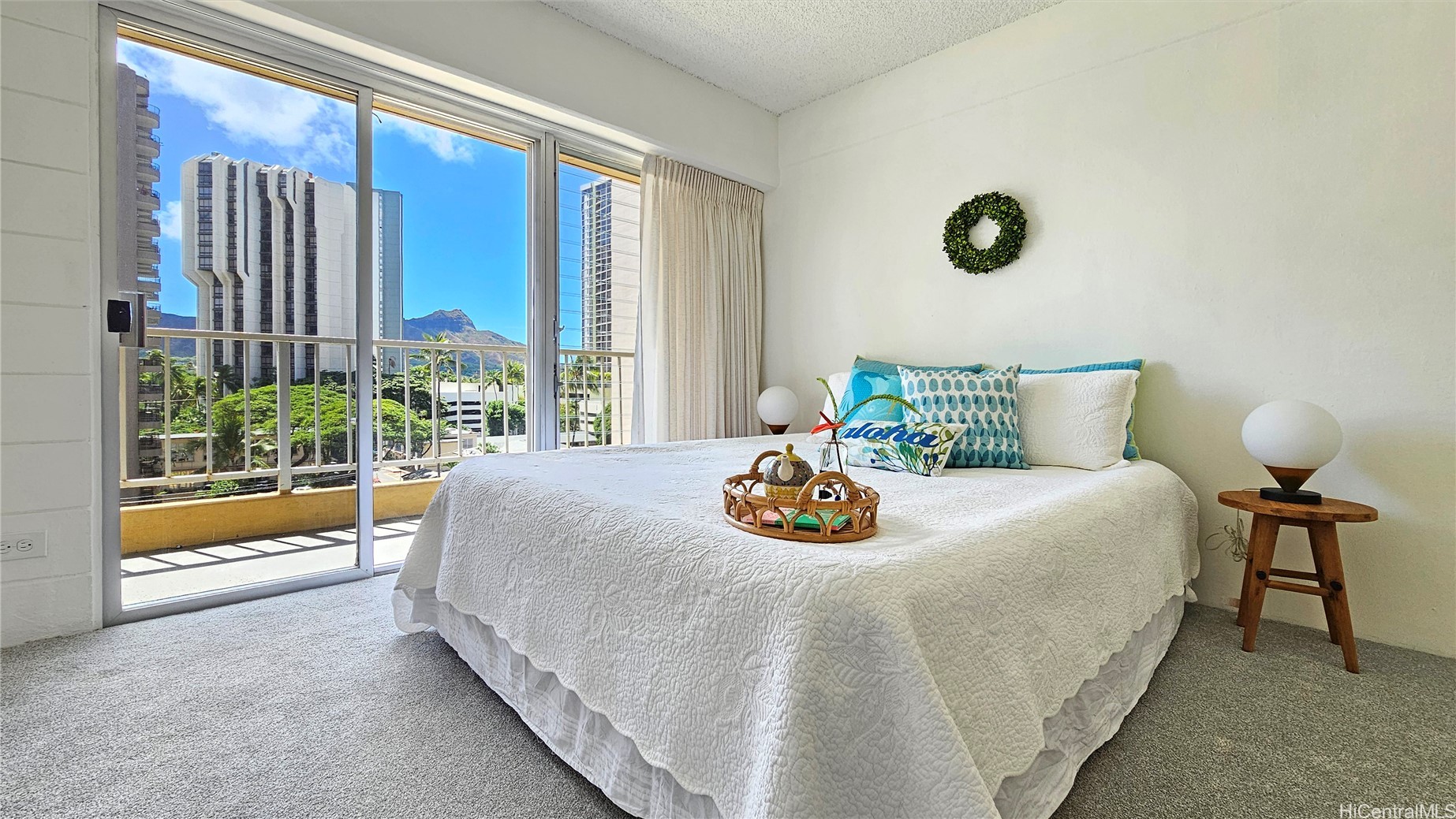 303 Liliuokalani Avenue 702