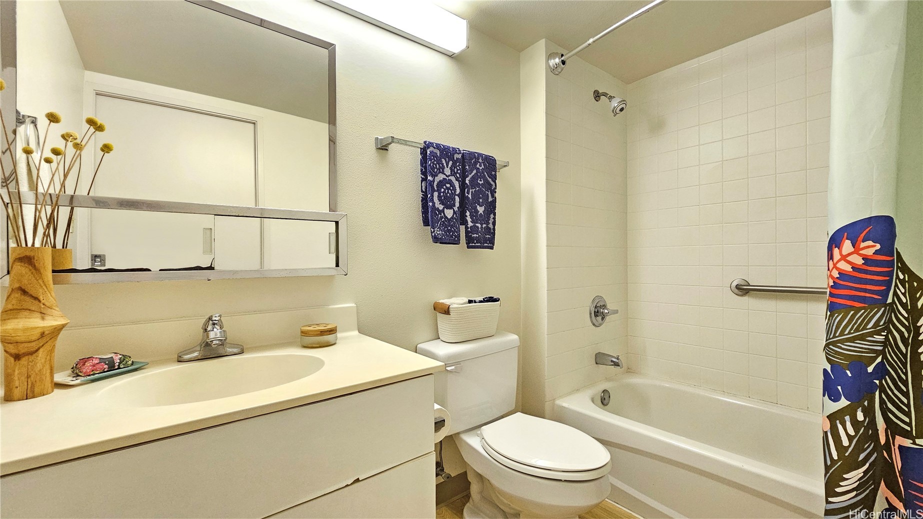 215 N King Street 1605