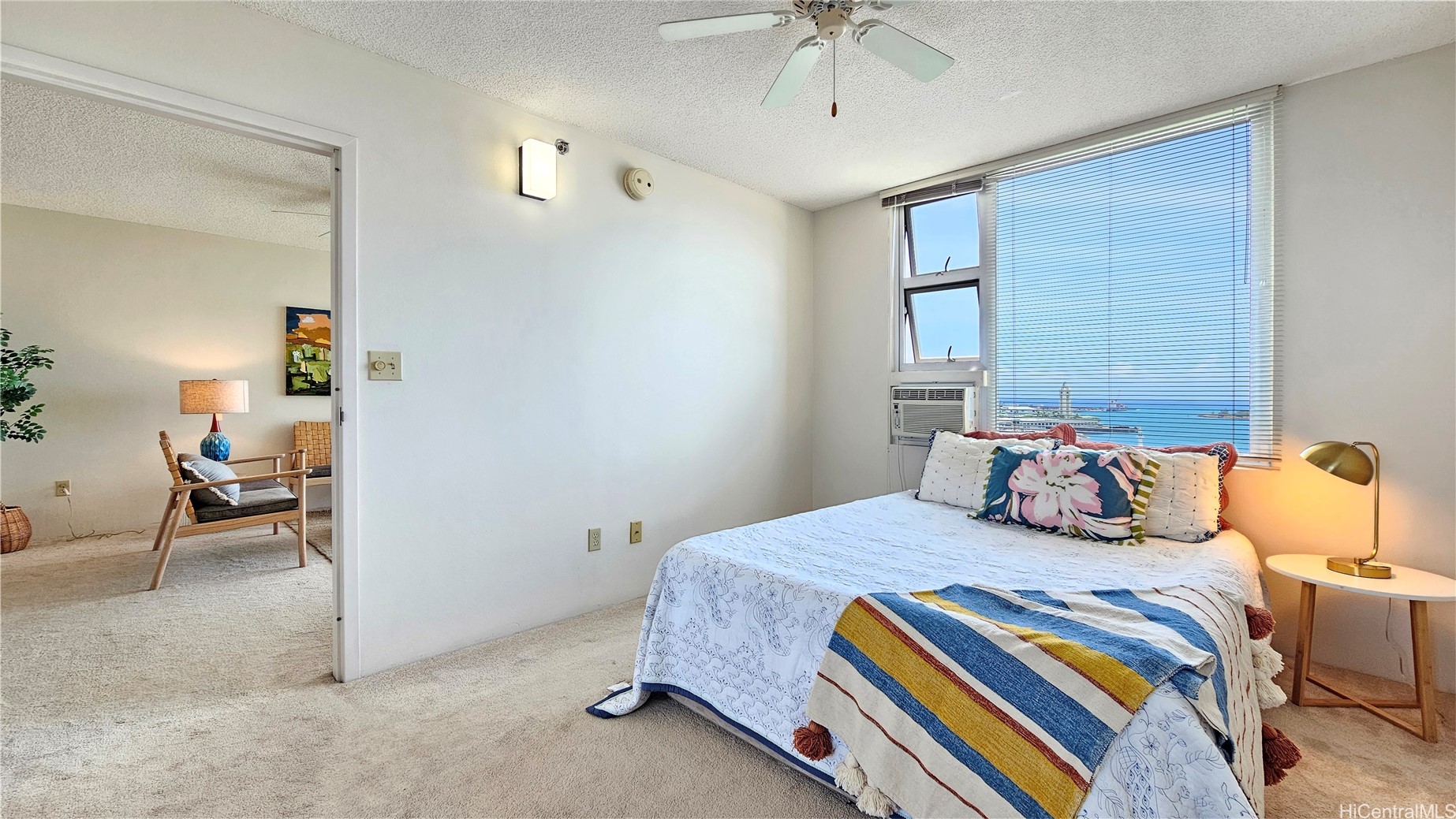 215 N King Street 1605