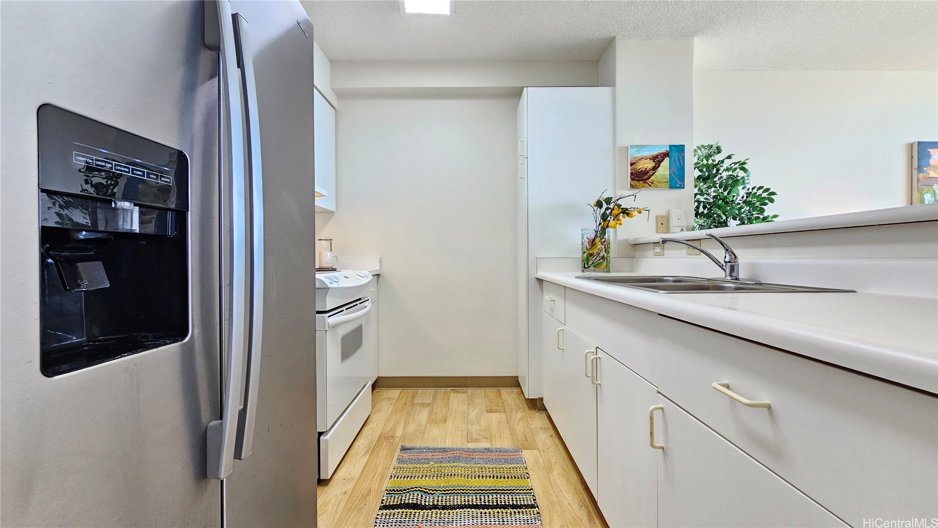 215 N King Street 1605