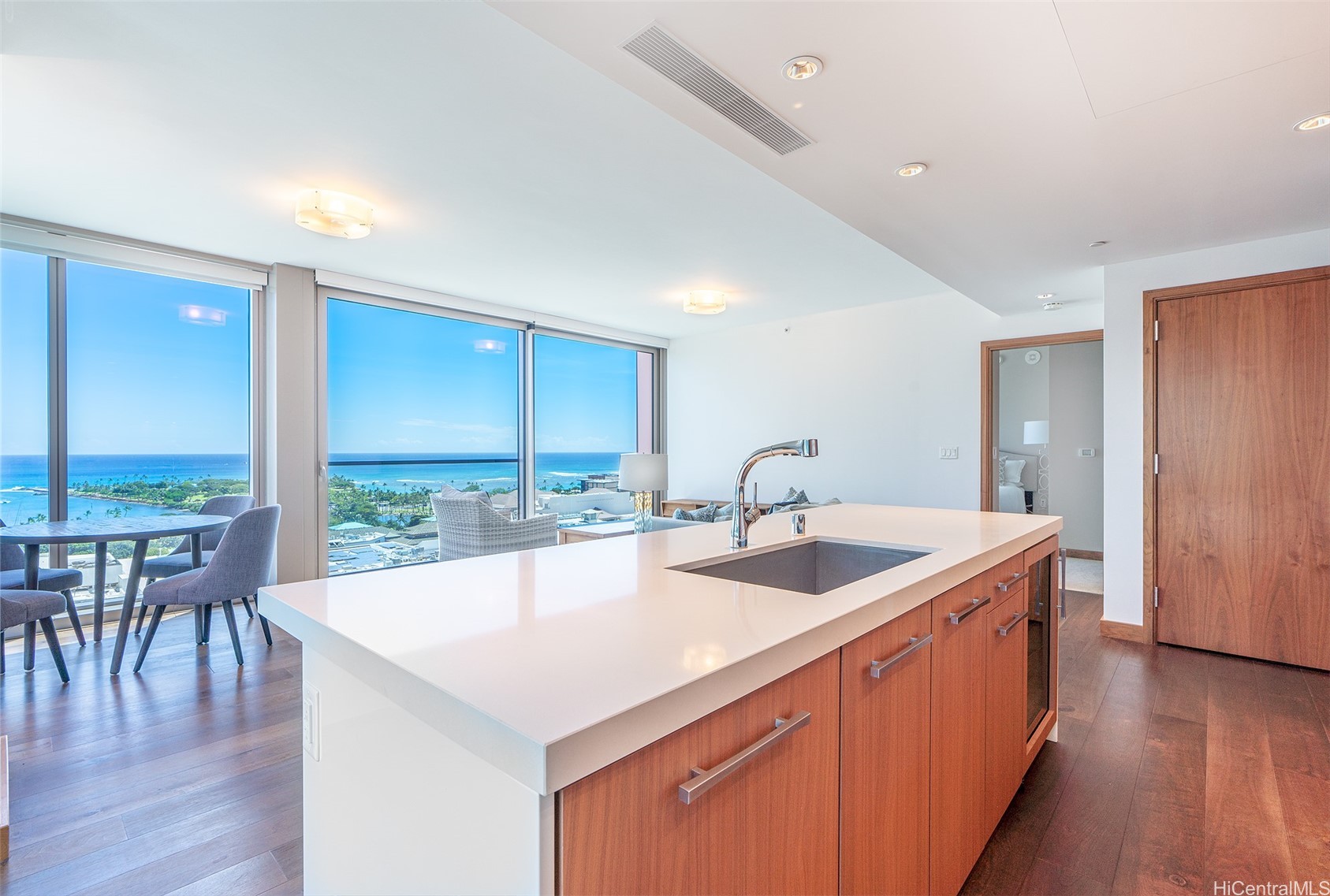 1555 Kapiolani Boulevard 1608