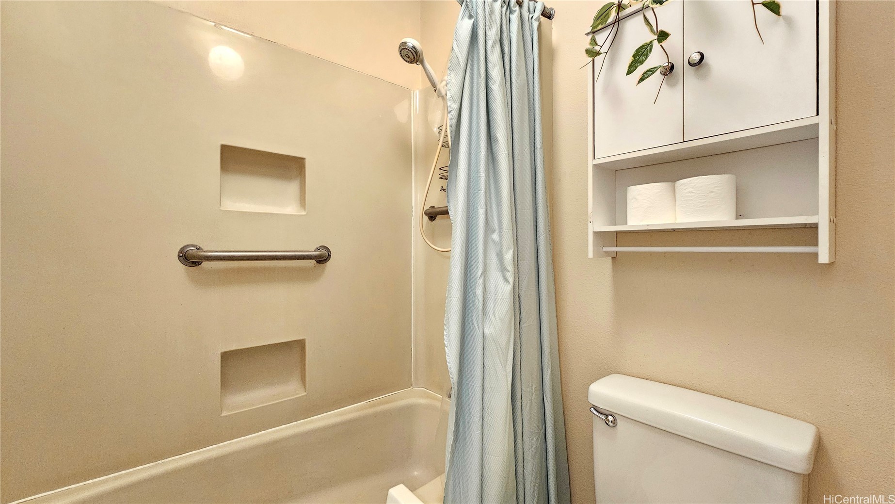 98-1451 Kaahumanu Street B