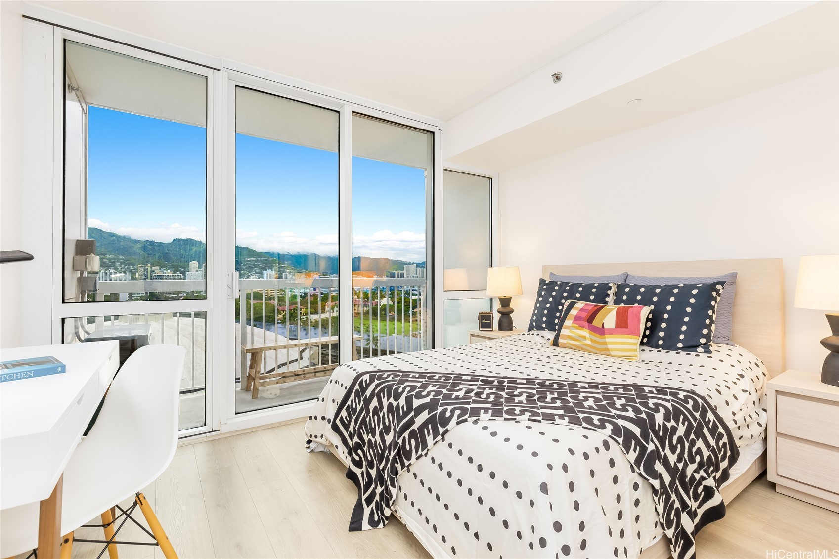 909 Kapiolani Boulevard 1607