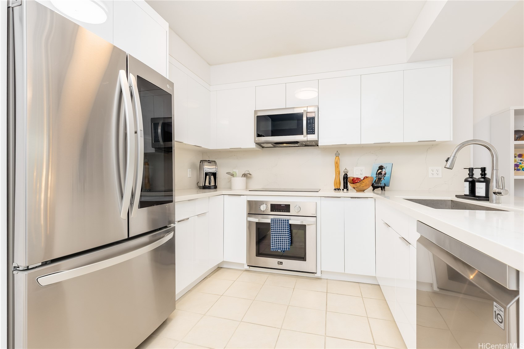 909 Kapiolani Boulevard 1607