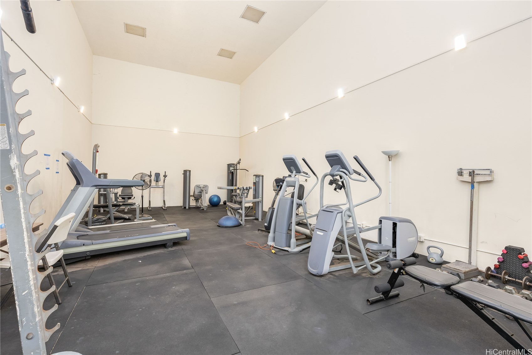 3138 Waialae Avenue 413