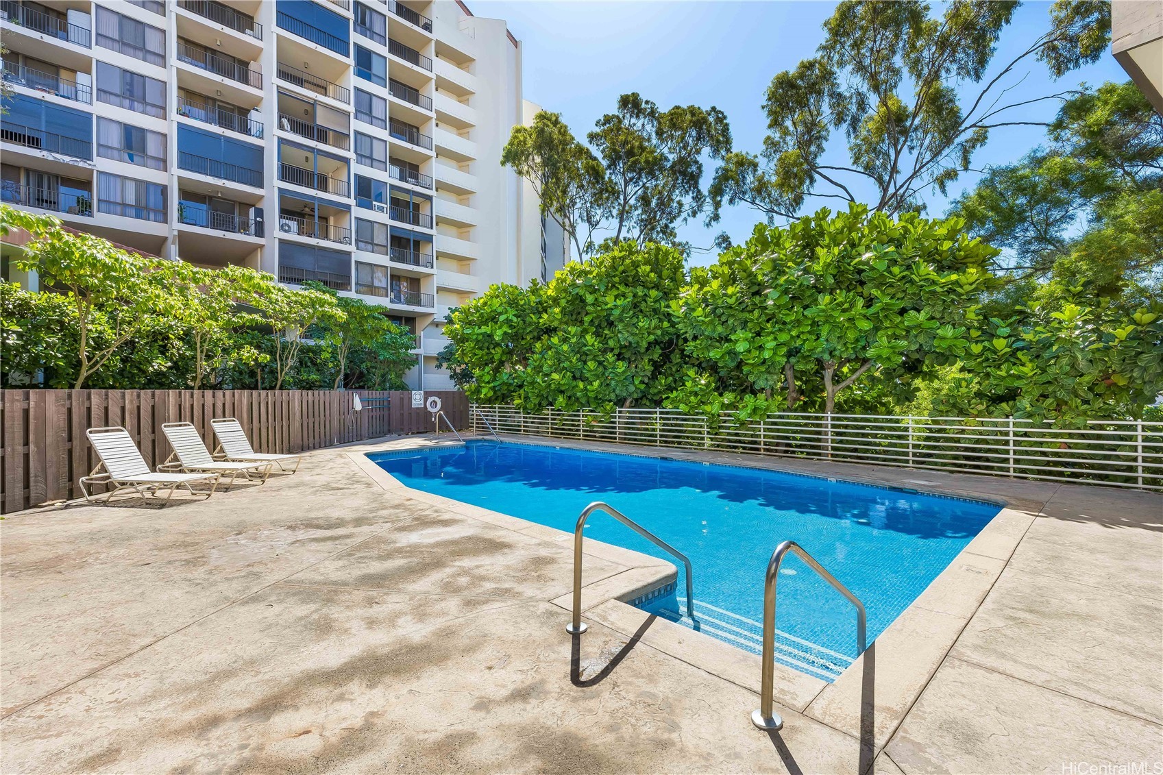 3138 Waialae Avenue 413