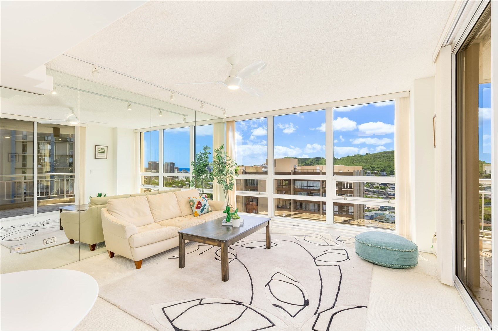 2047 Nuuanu Avenue 2202