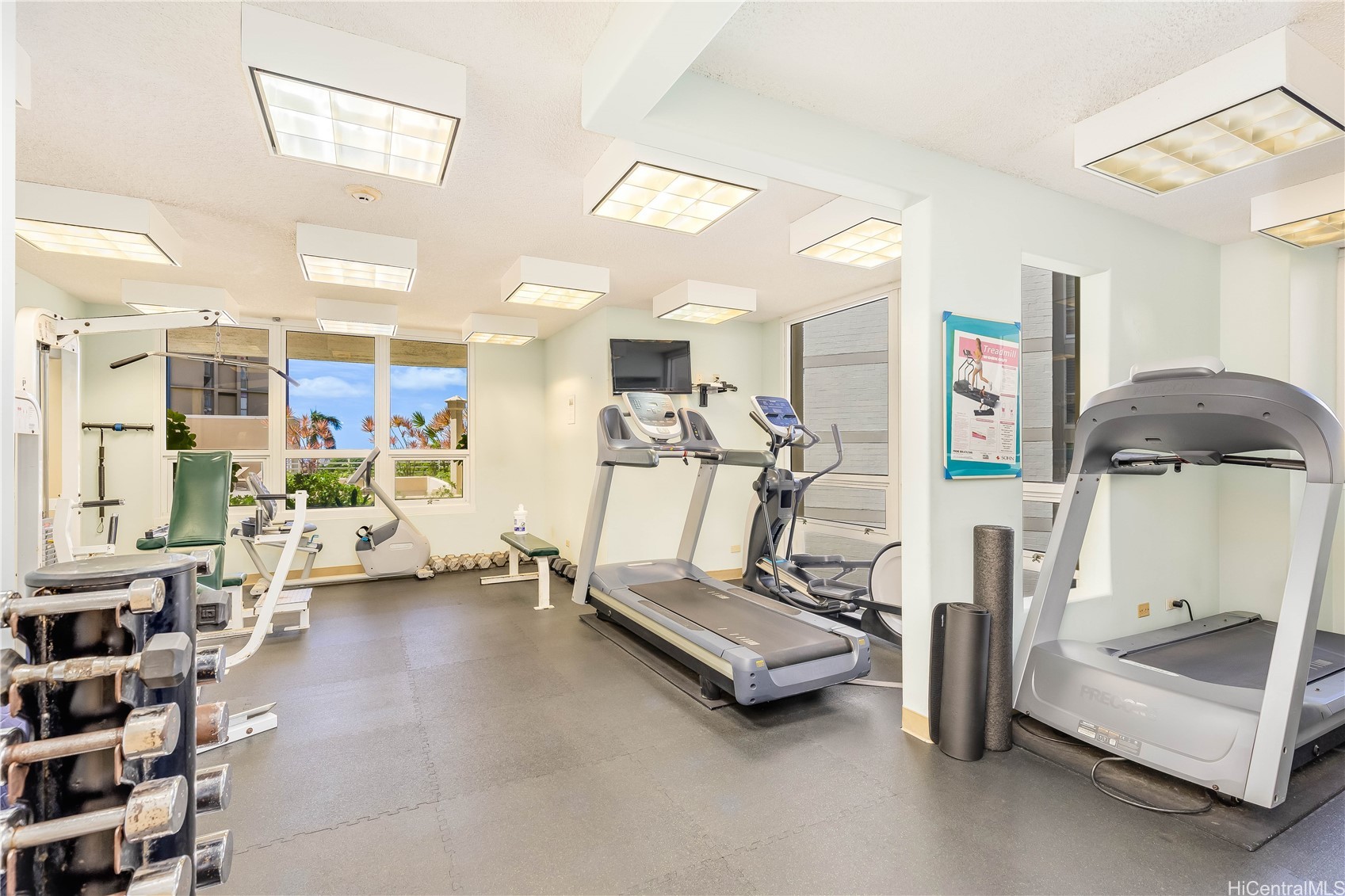 2047 Nuuanu Avenue 2202