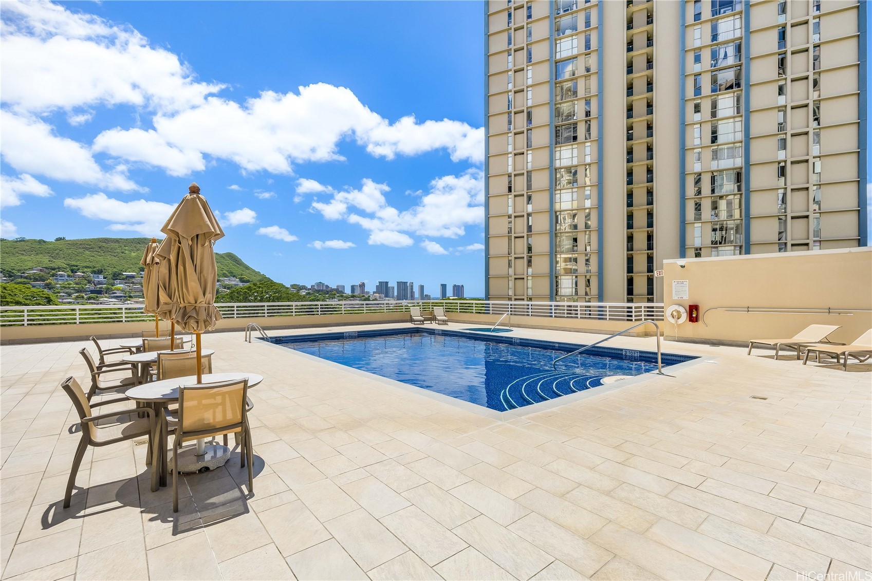 2047 Nuuanu Avenue 2202