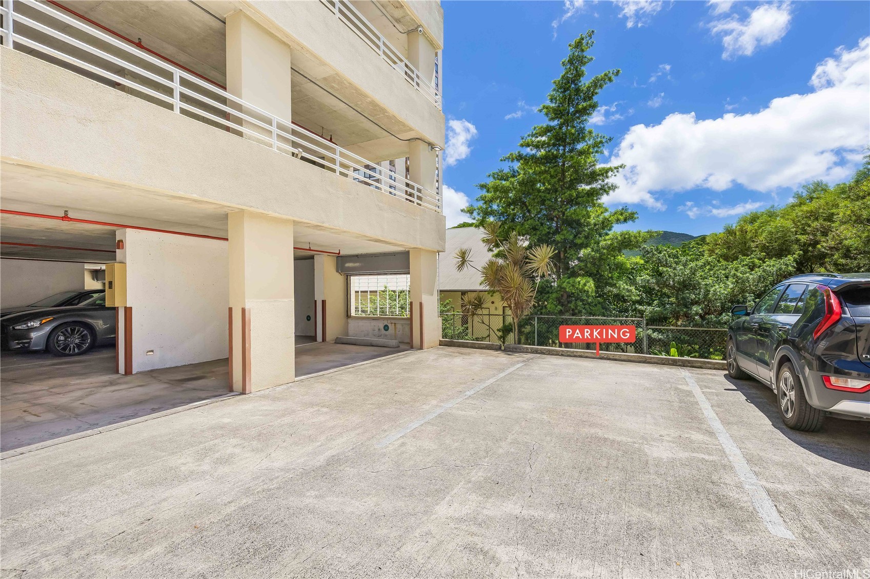 2047 Nuuanu Avenue 2202