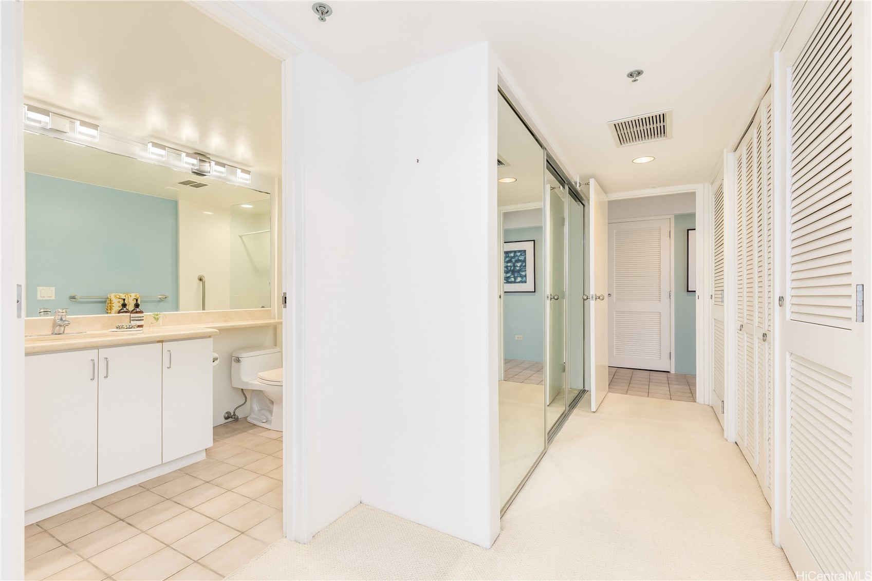 2047 Nuuanu Avenue 2202