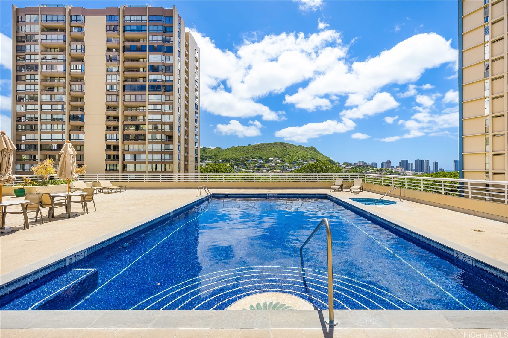 2047 Nuuanu Avenue 2202