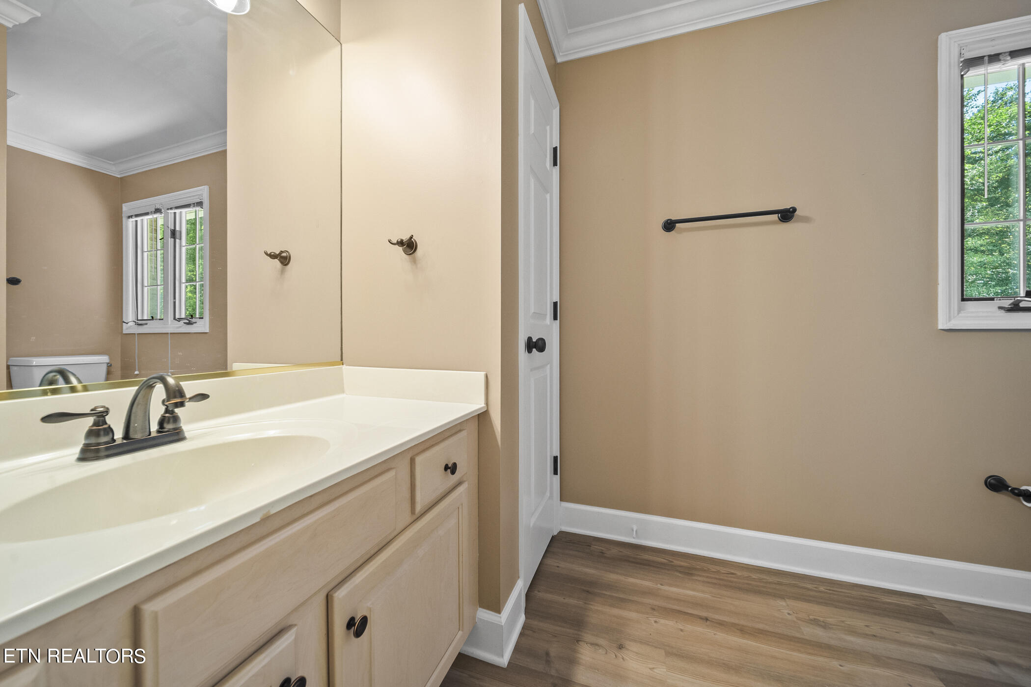 5305 Rio Vista Lane