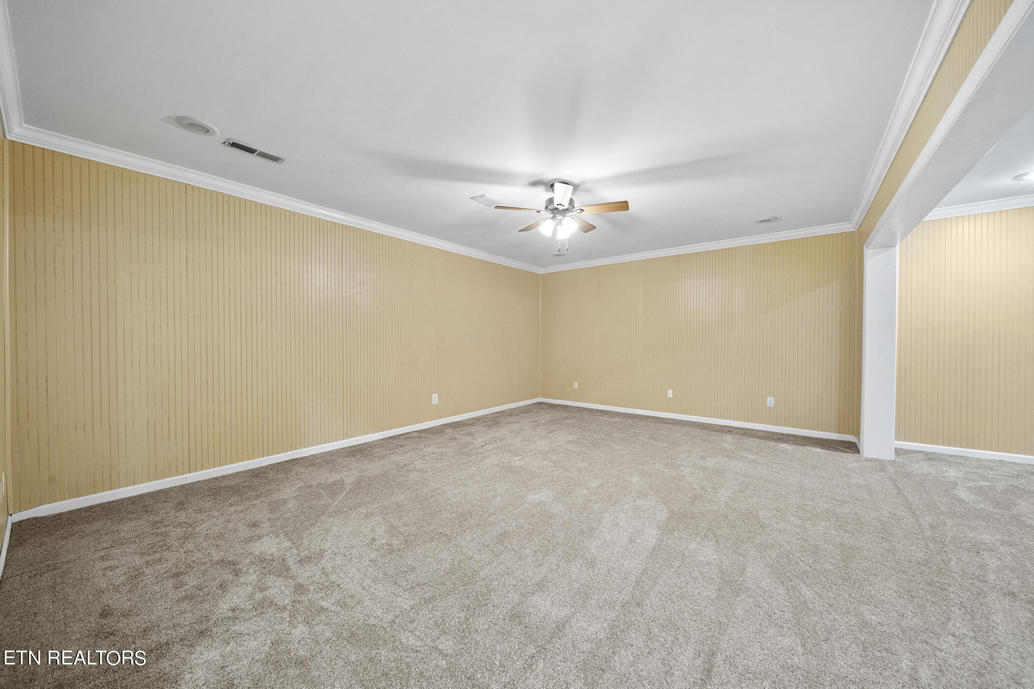 5305 Rio Vista Lane