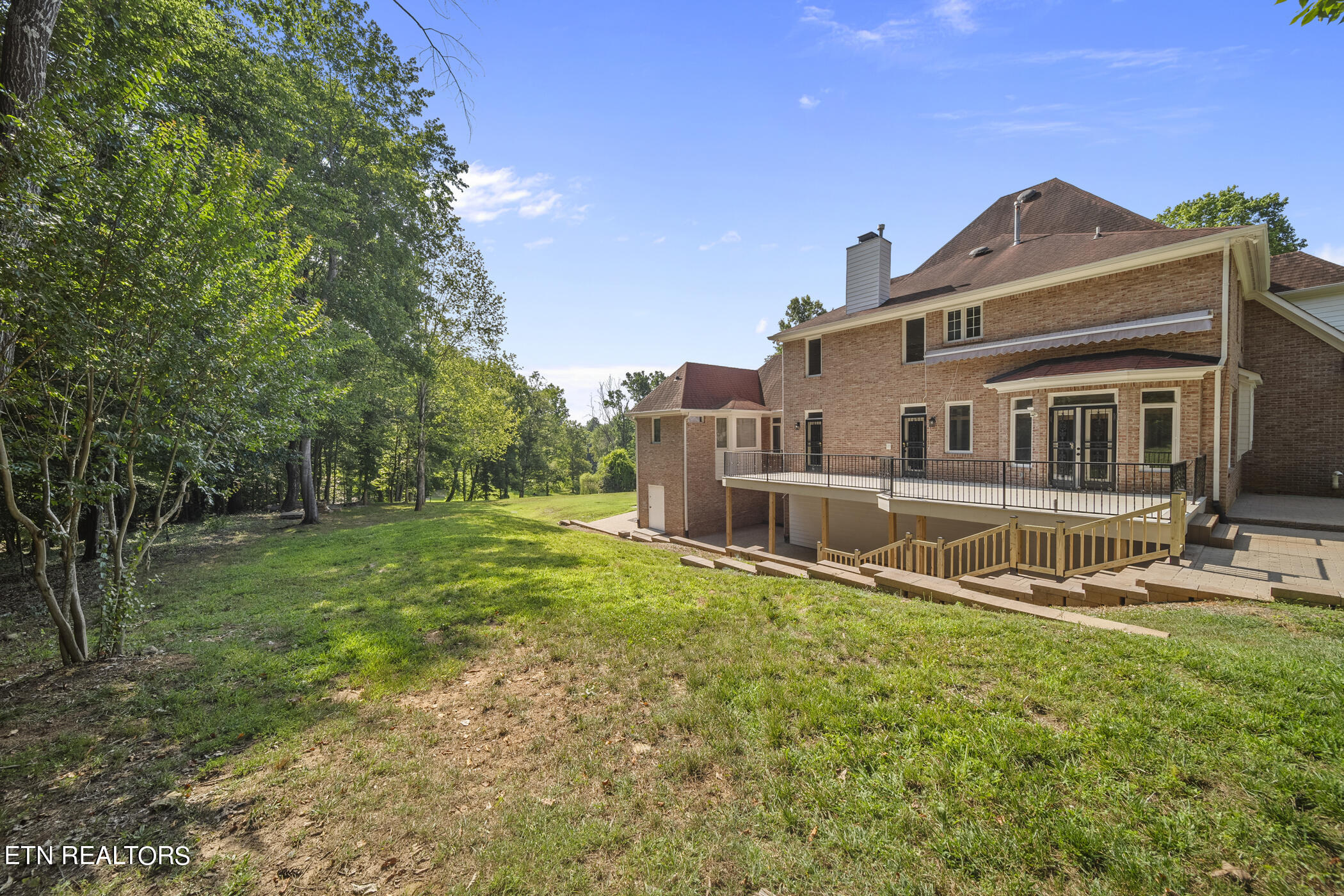 5305 Rio Vista Lane