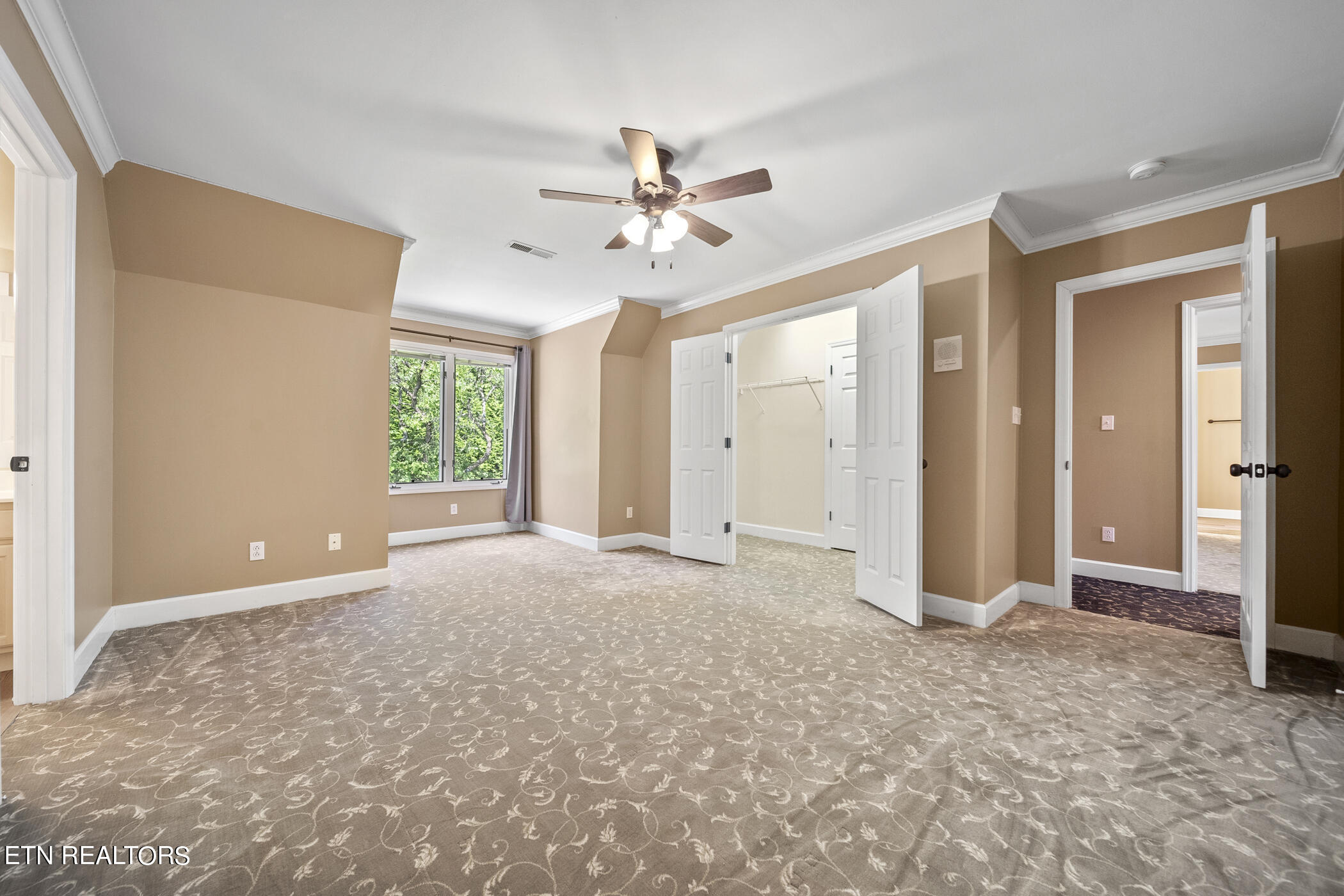 5305 Rio Vista Lane