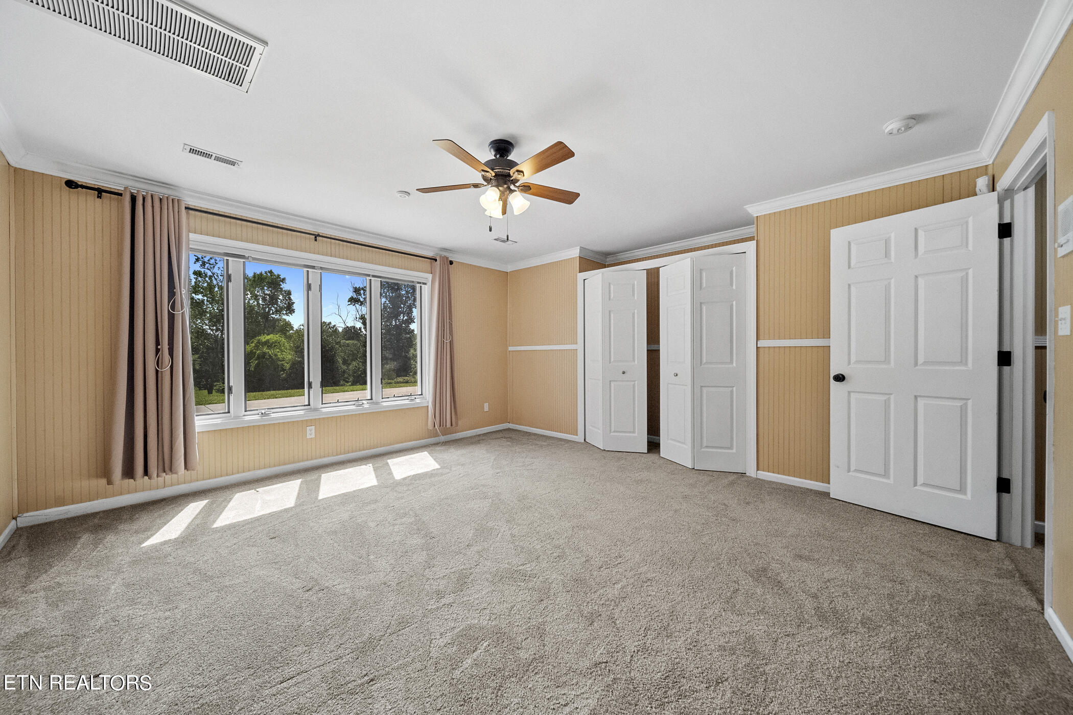 5305 Rio Vista Lane