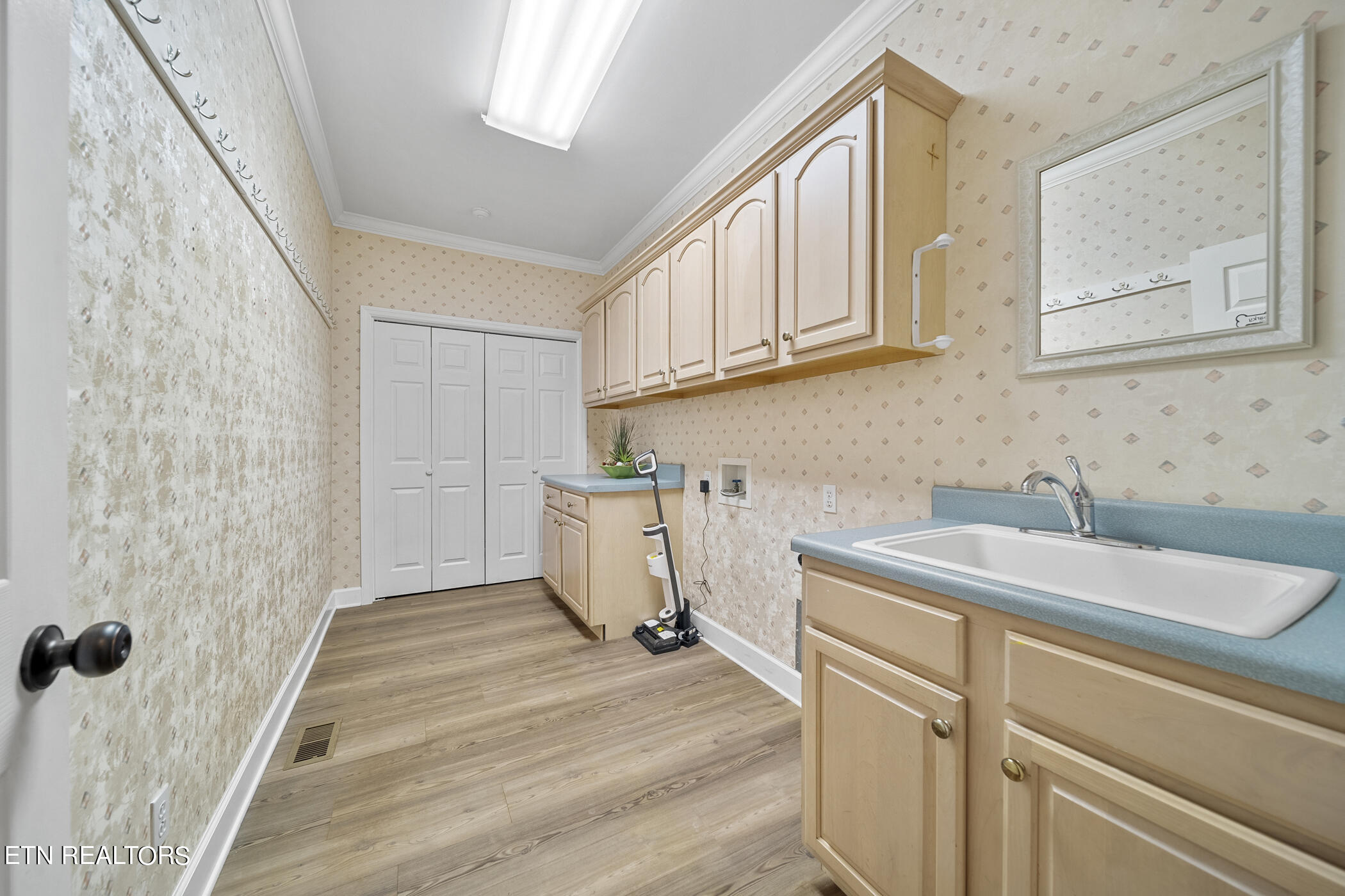 5305 Rio Vista Lane
