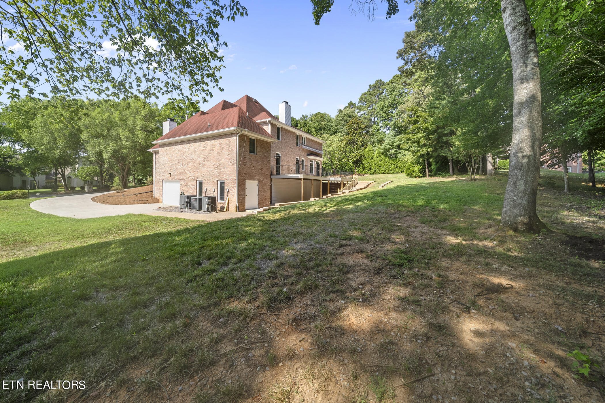 5305 Rio Vista Lane