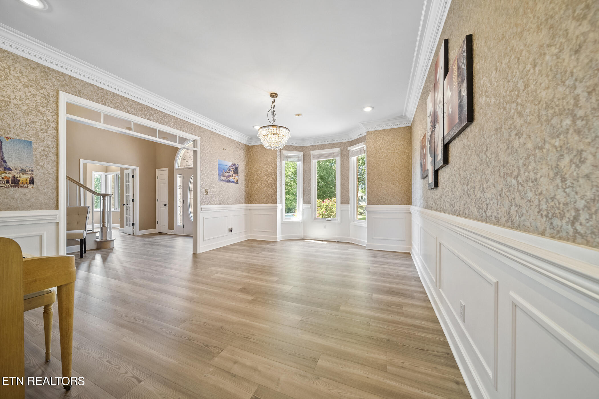 5305 Rio Vista Lane