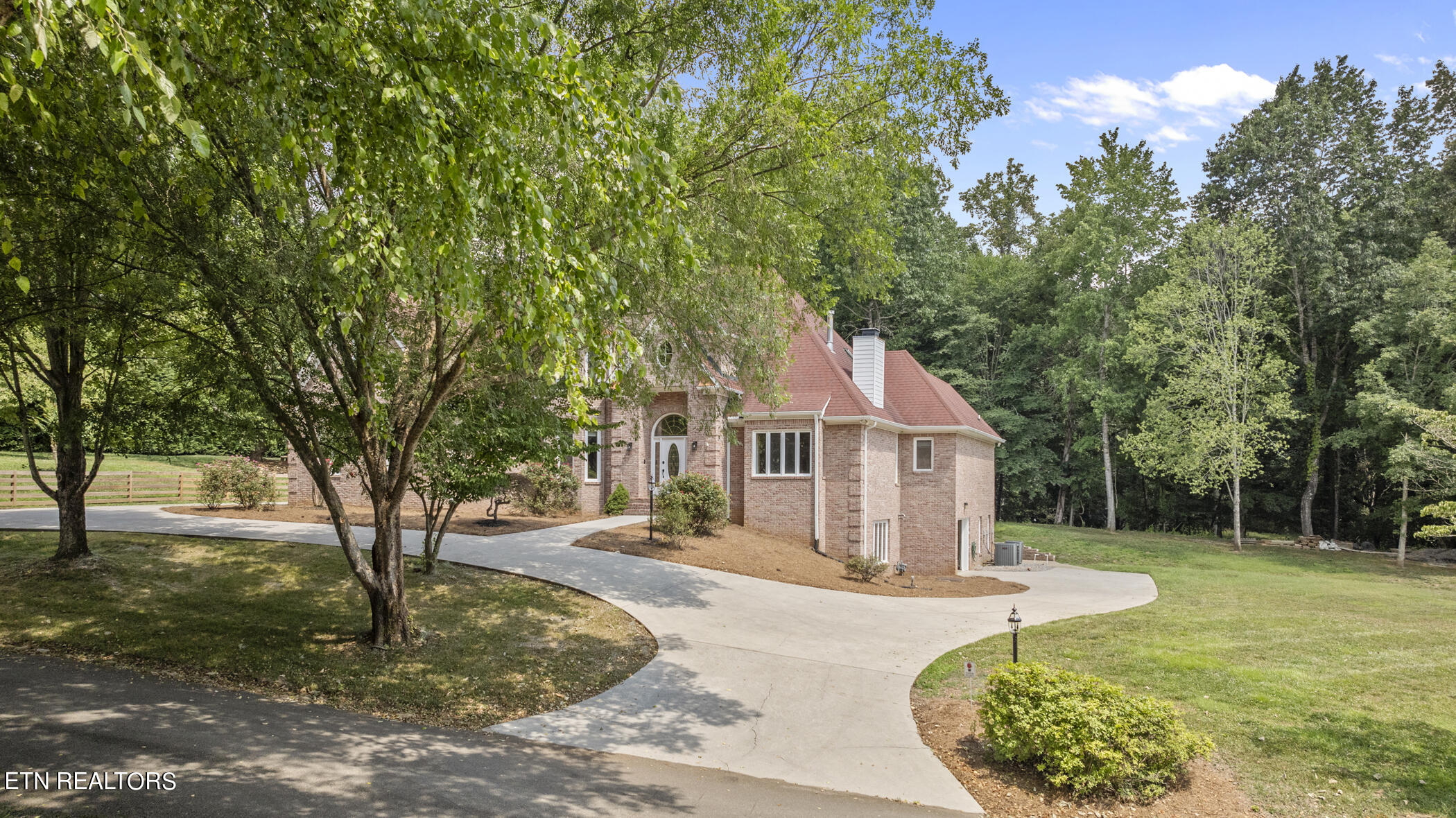 5305 Rio Vista Lane
