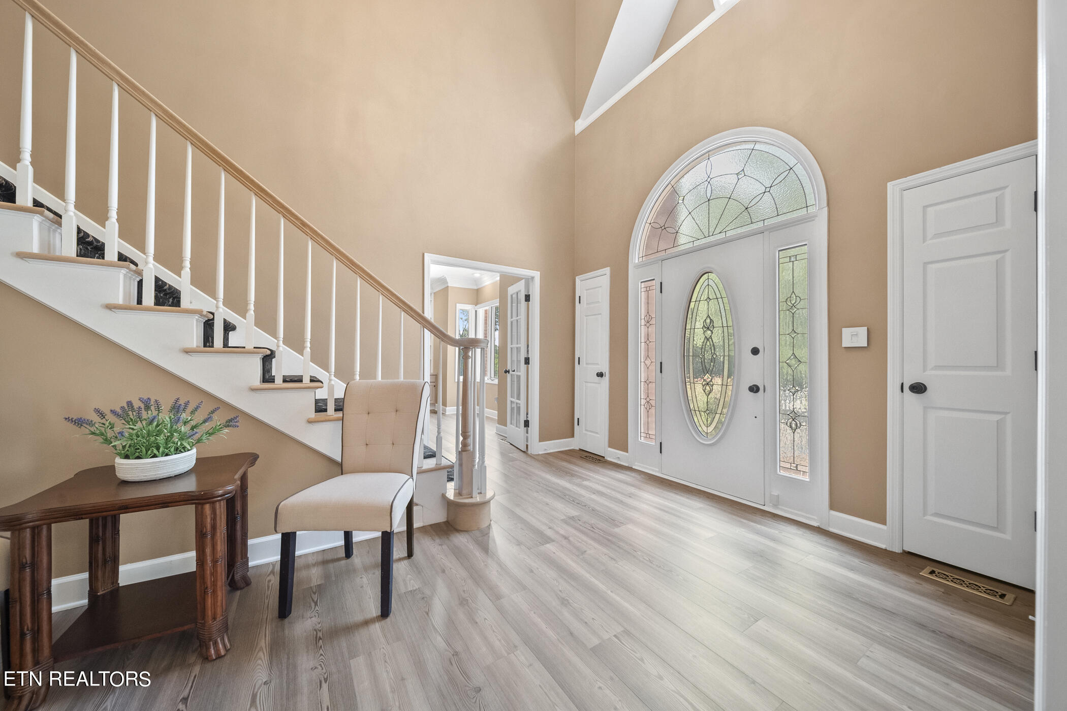 5305 Rio Vista Lane