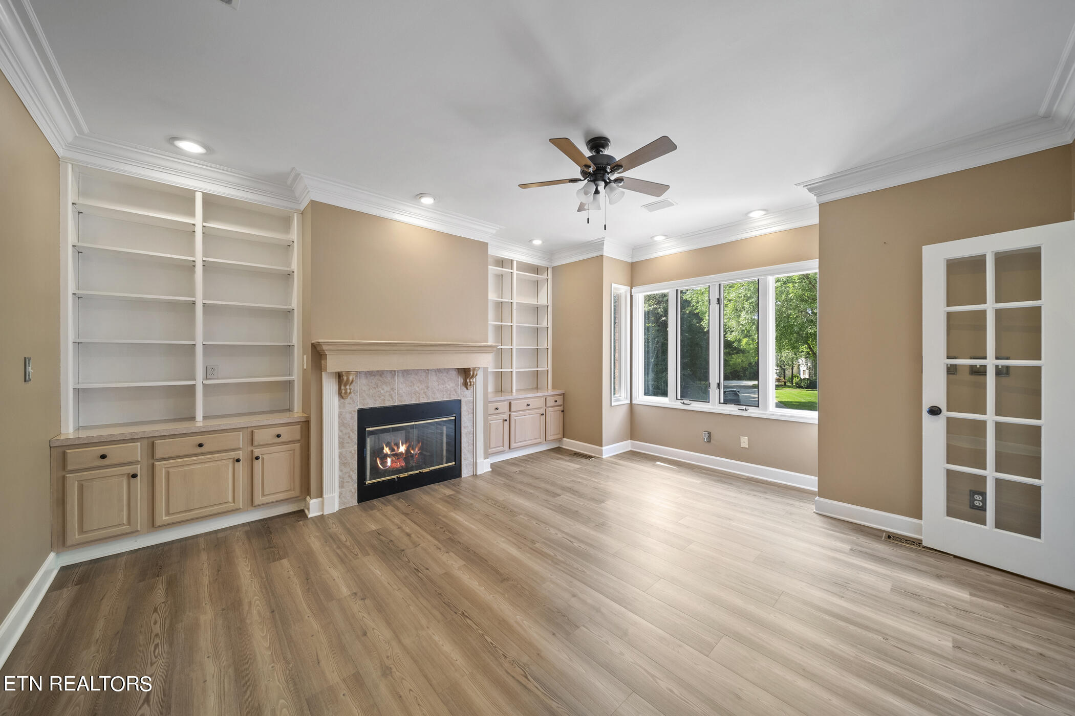 5305 Rio Vista Lane
