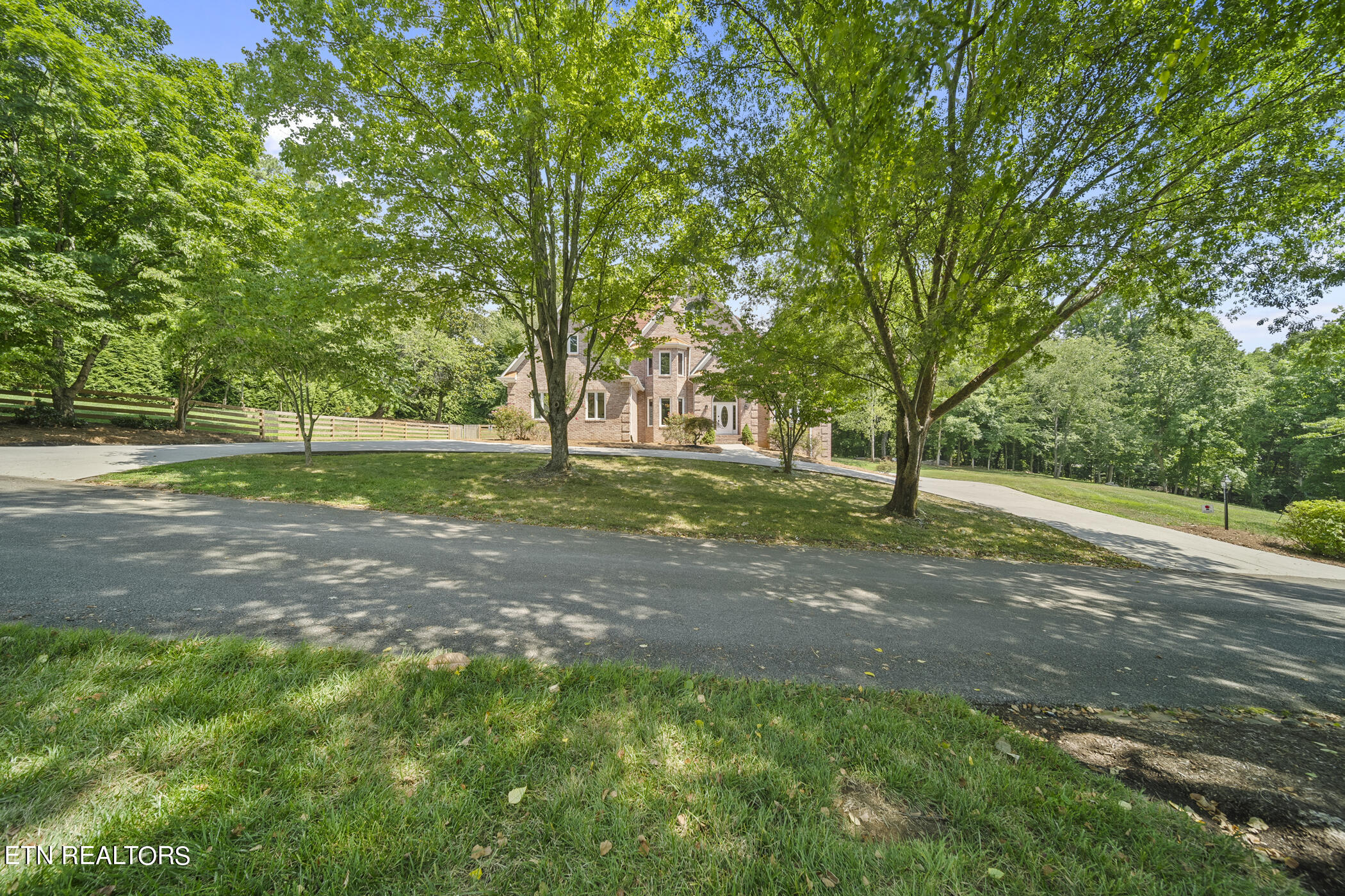 5305 Rio Vista Lane