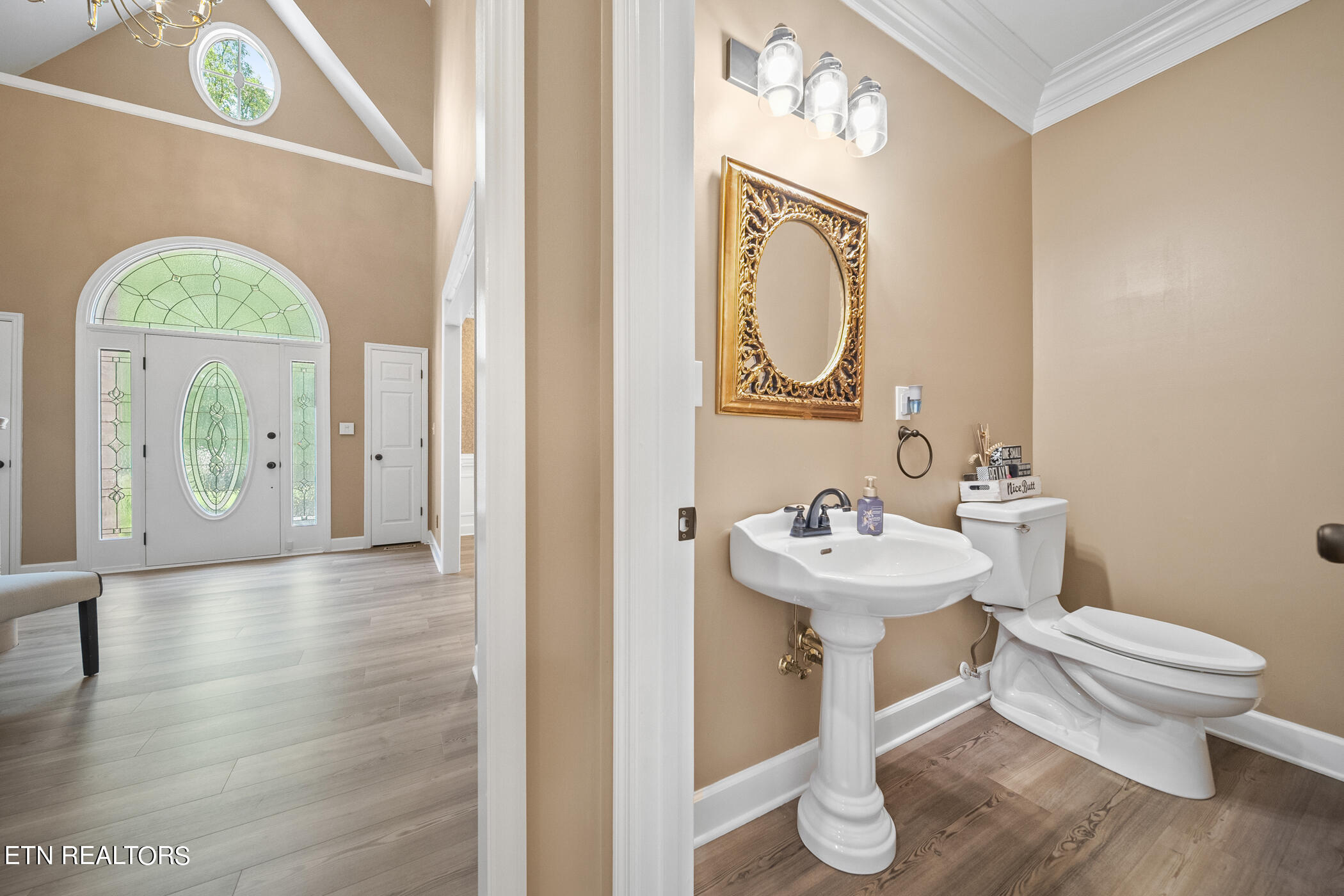5305 Rio Vista Lane