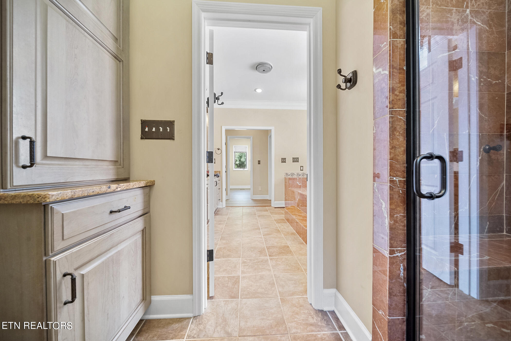5305 Rio Vista Lane