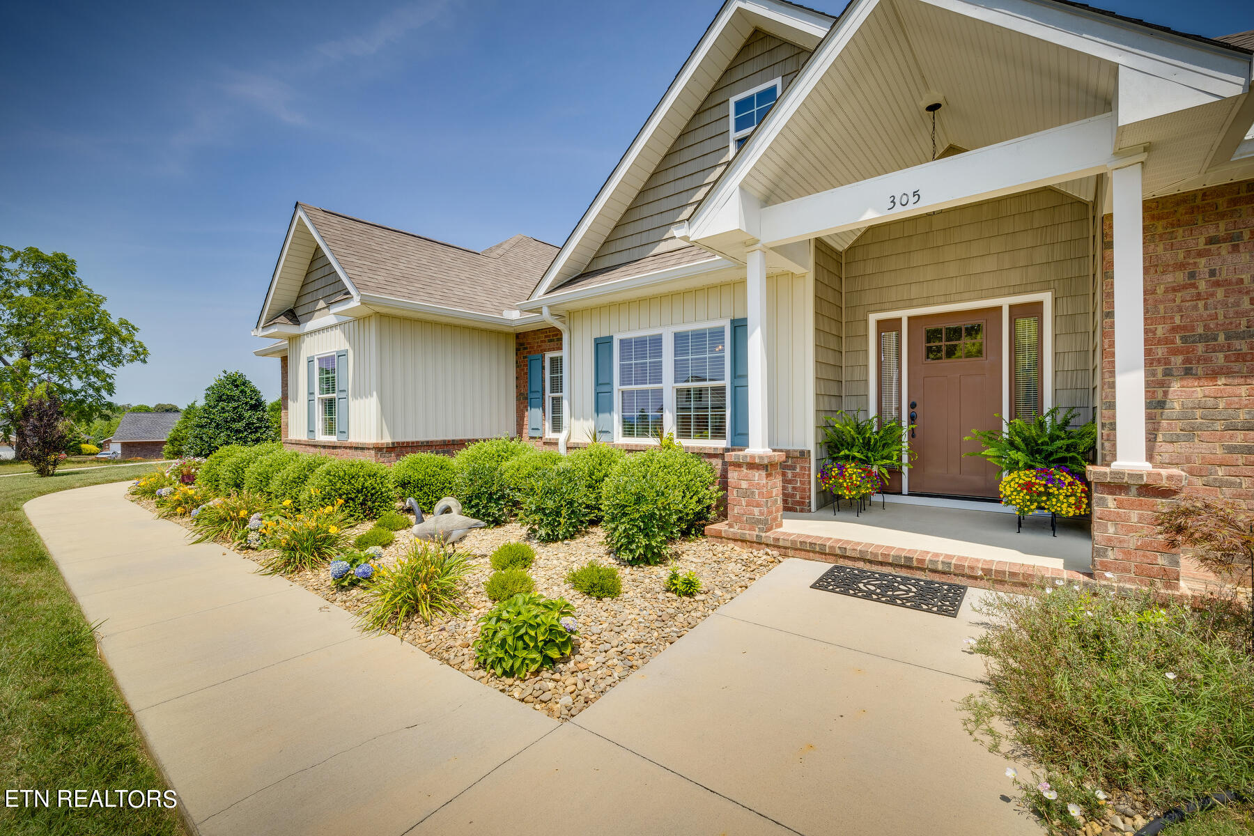 305 Saddle Ridge Court