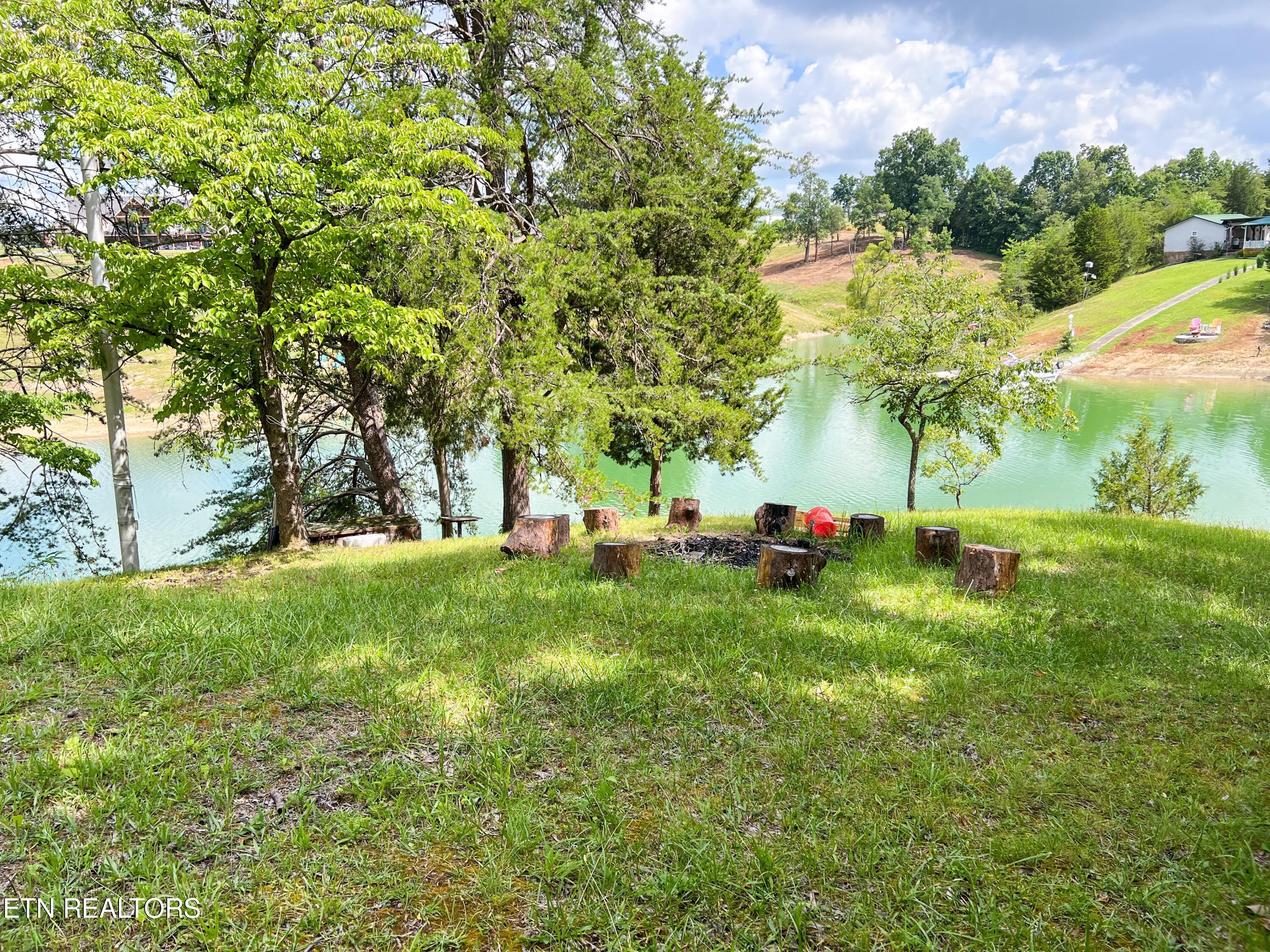 1809 Ridgecrest Drive