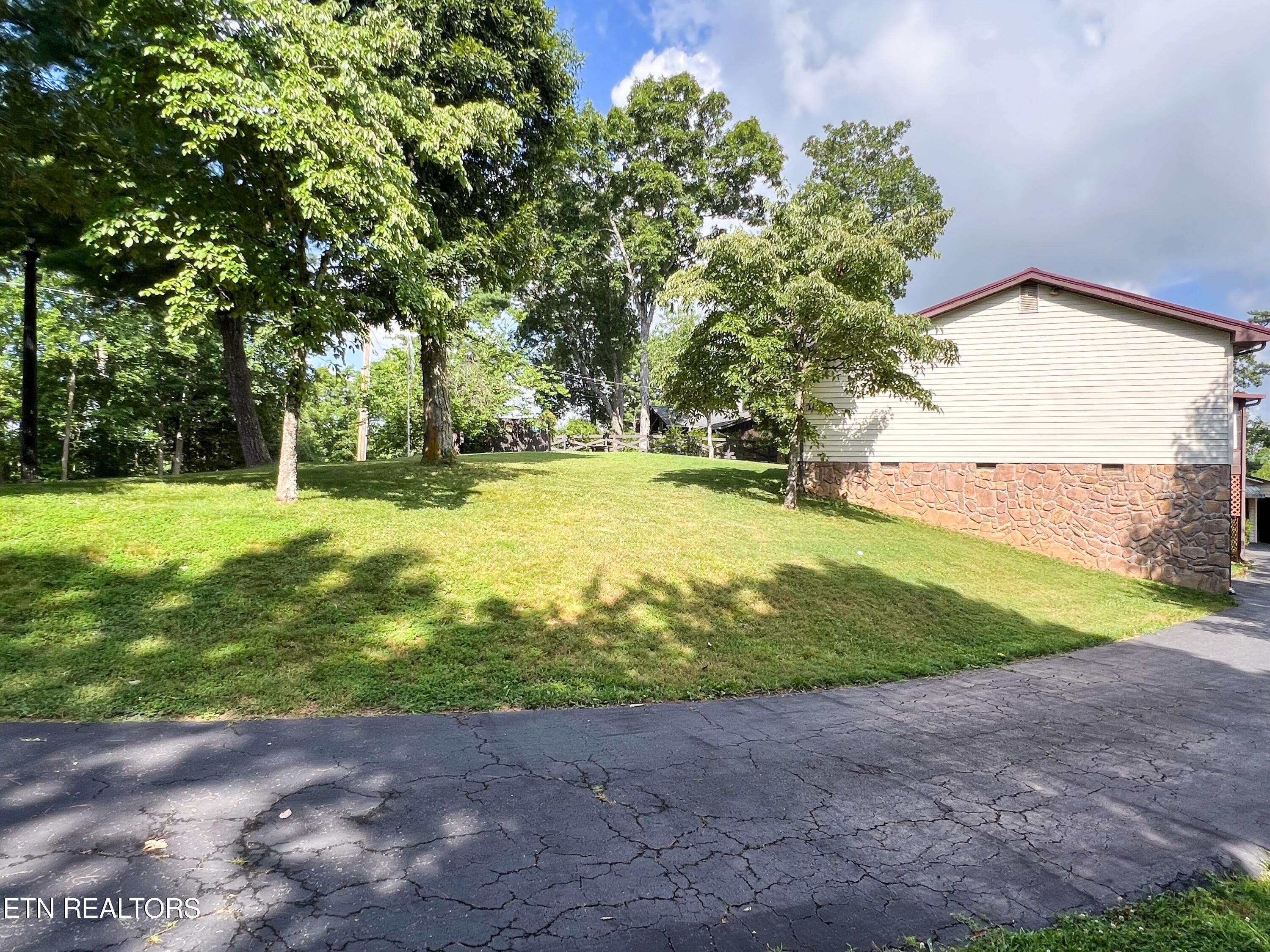 1809 Ridgecrest Drive