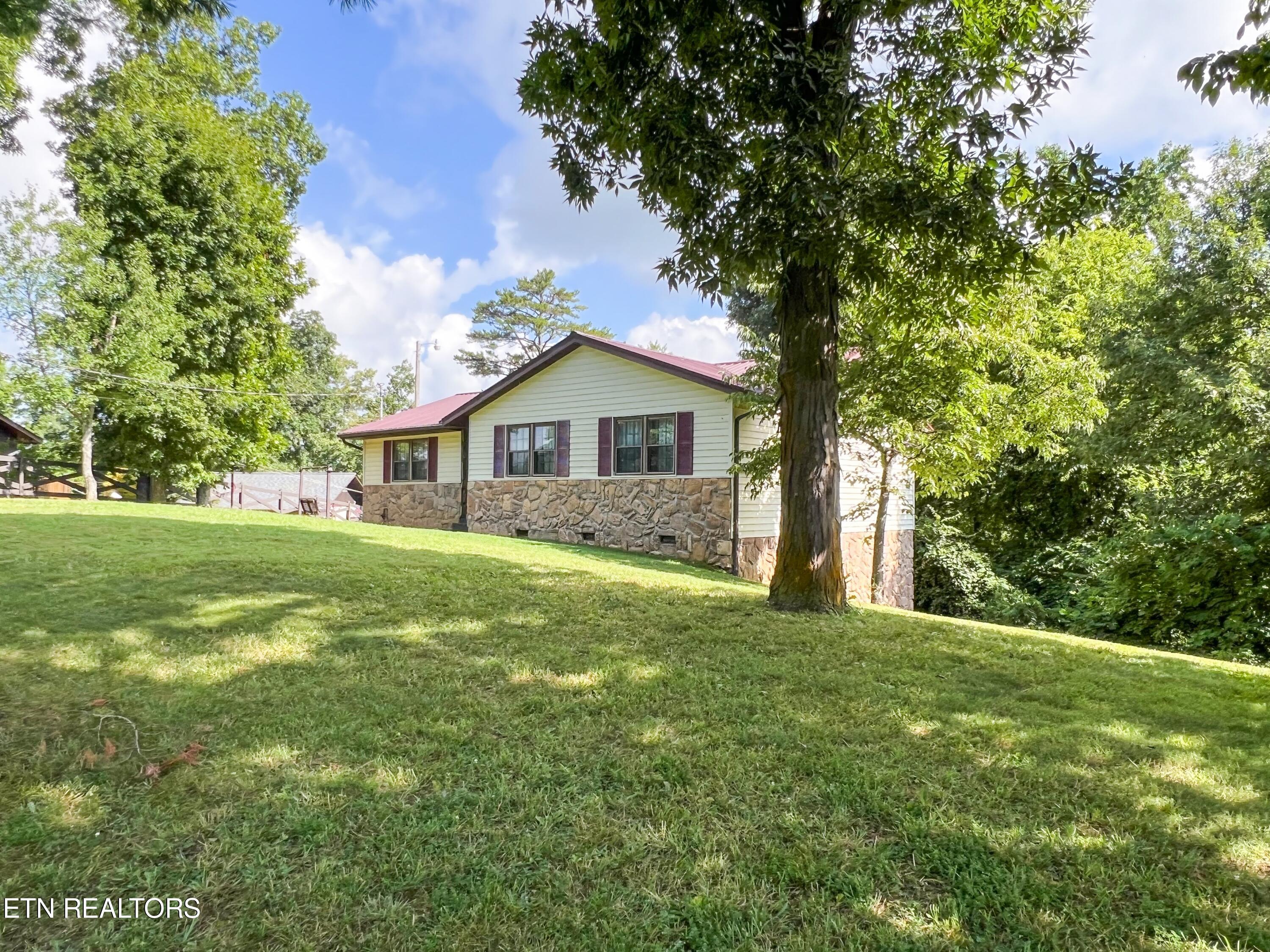 1809 Ridgecrest Drive