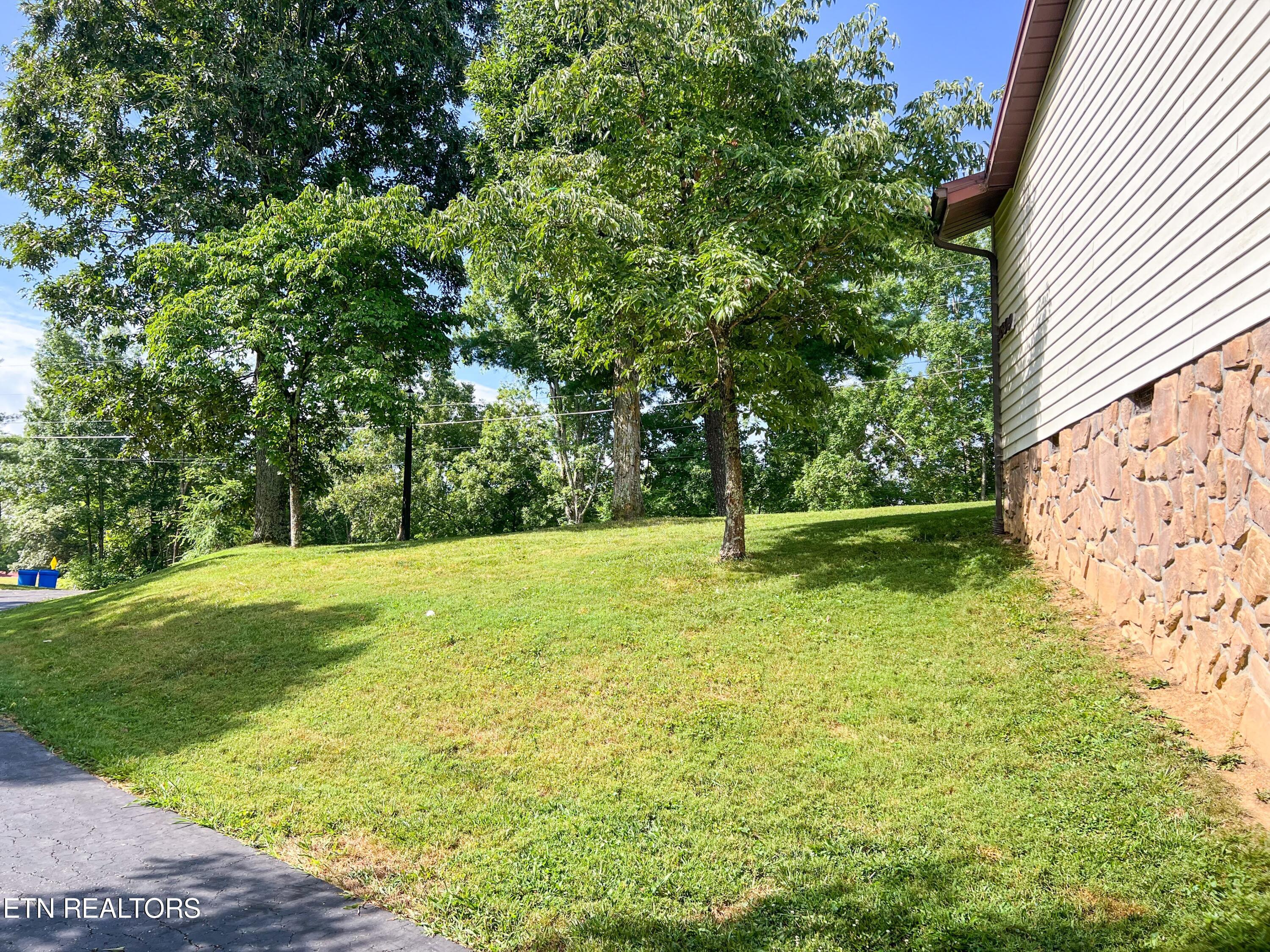1809 Ridgecrest Drive