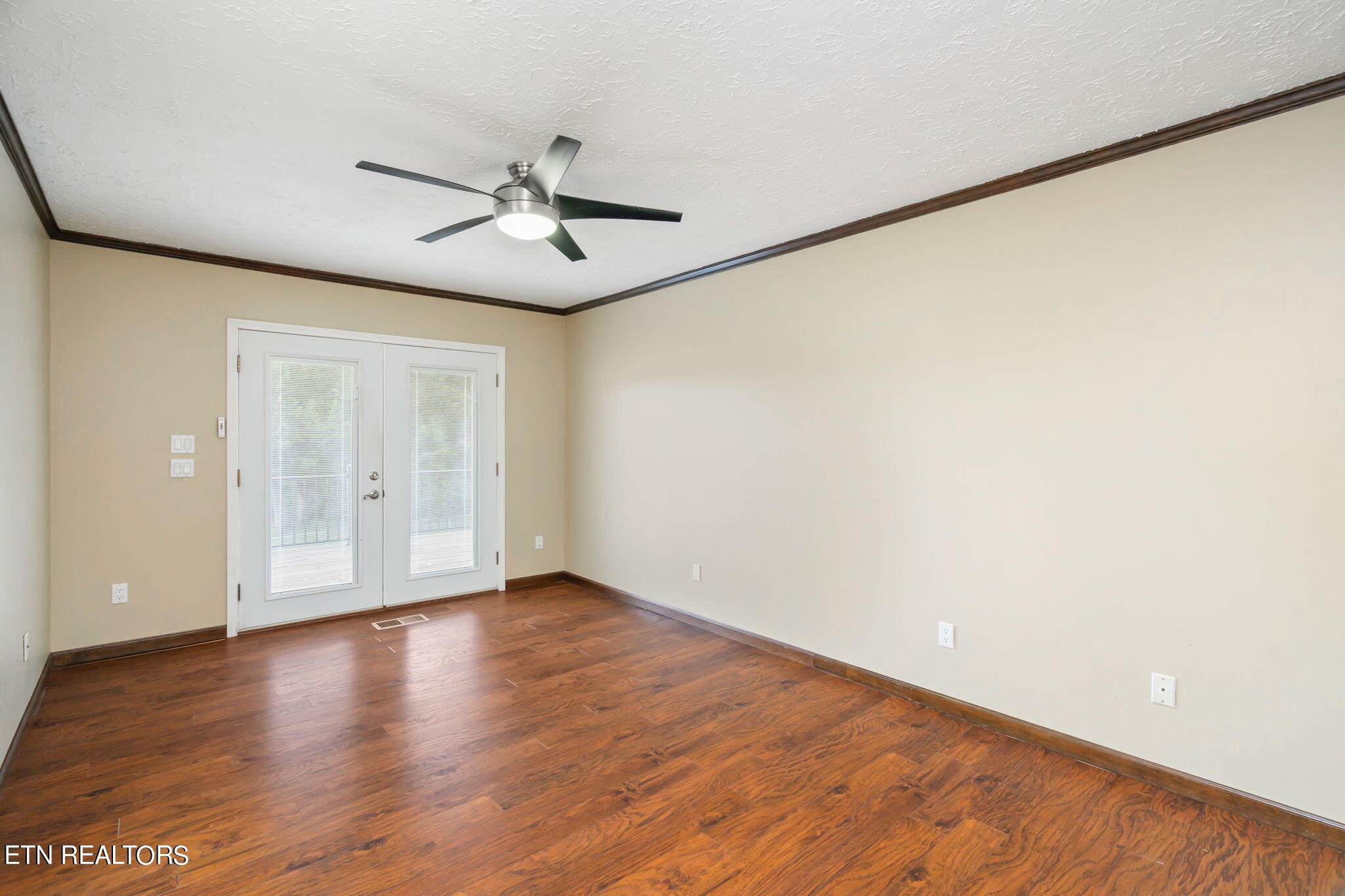 1101 Hickory Tr